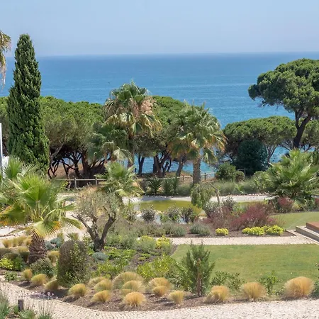 Masana Algarve Албуфейра